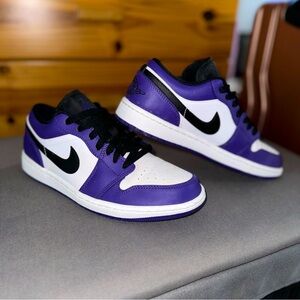 Air Jordan 1 Low Court Purple White/Purple/Black

Size 7 (Men). Size 8.5 (Women)